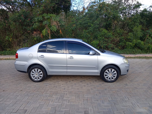 VOLKSWAGEN Polo Sedan 1.6 4P