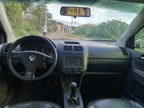 VOLKSWAGEN Polo Sedan 1.6 4P