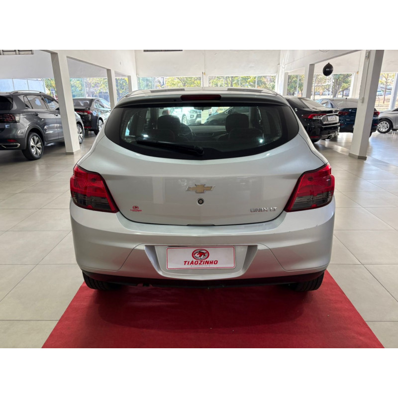 Onix Hatch 1.4 4P FLEX LT AUTOMÁTICO