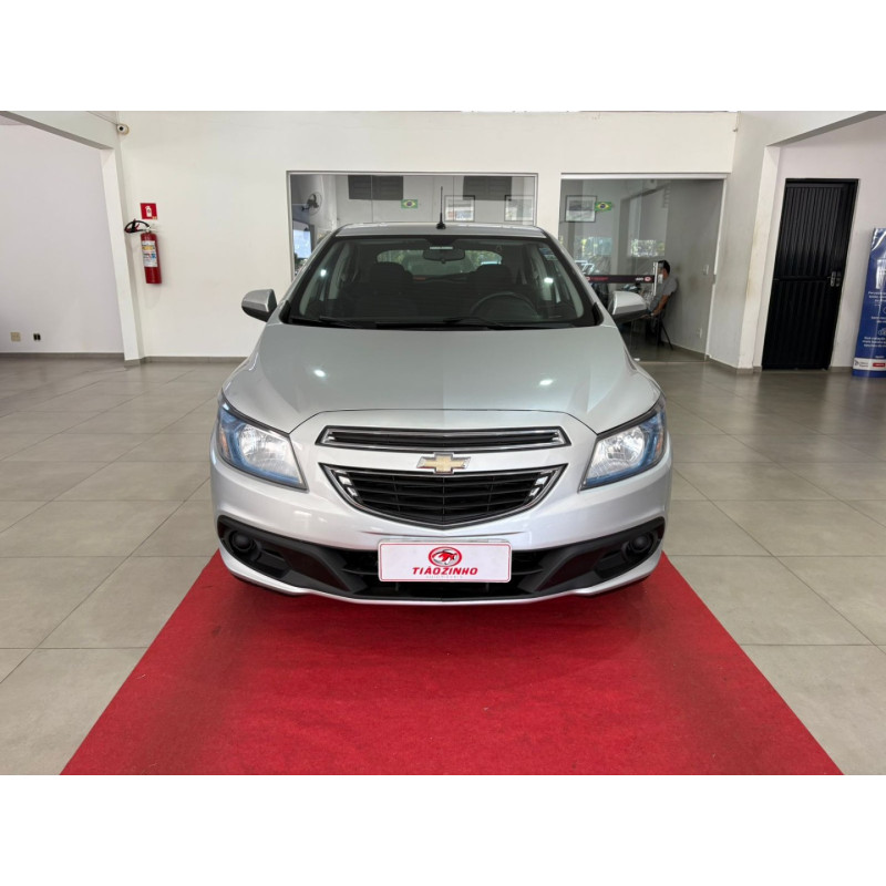 Onix Hatch 1.4 4P FLEX LT AUTOMÁTICO