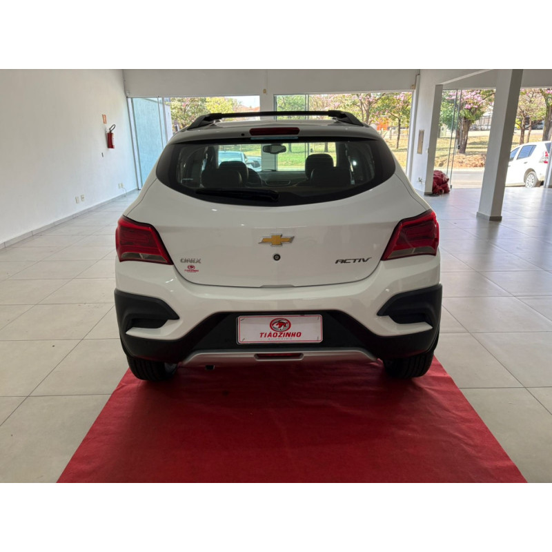 Onix Hatch 1.4 4P FLEX ACTIV AUTOMÁTICO