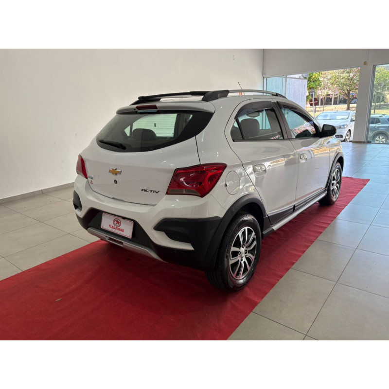 Onix Hatch 1.4 4P FLEX ACTIV AUTOMÁTICO