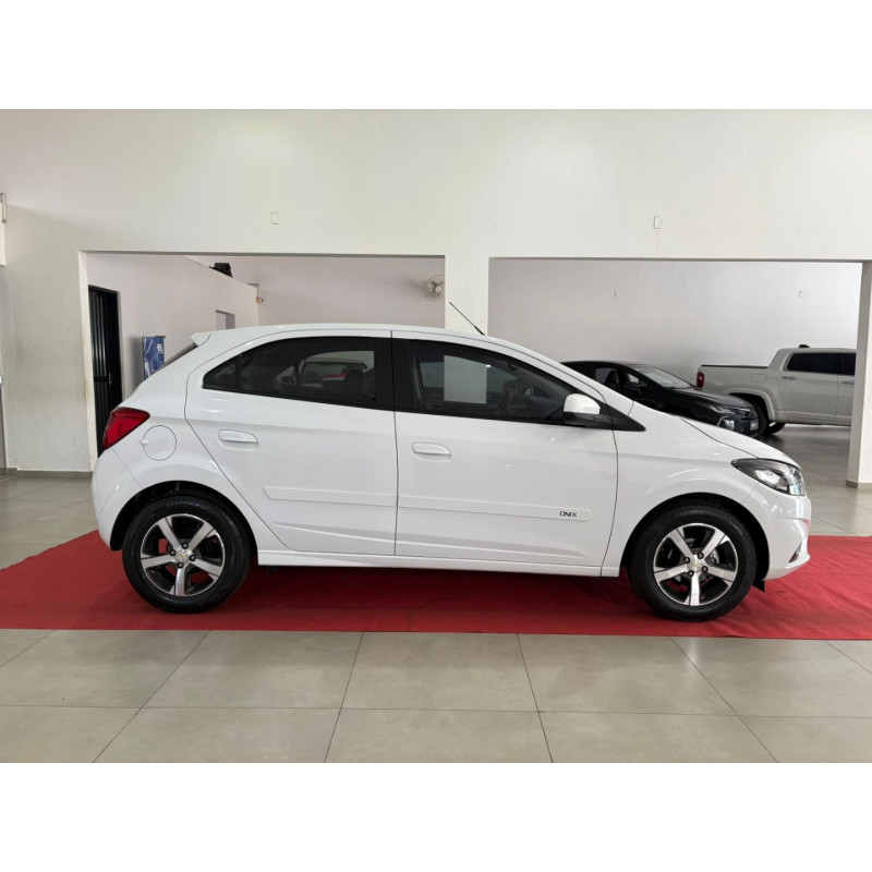 Onix Hatch 1.4 4P FLEX LTZ AUTOMÁTICO