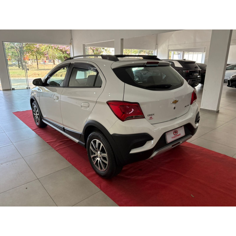 Onix Hatch 1.4 4P FLEX ACTIV AUTOMÁTICO