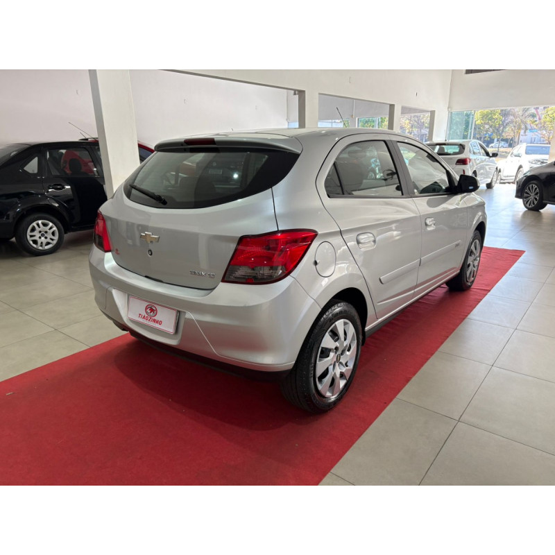 Onix Hatch 1.4 4P FLEX LT AUTOMÁTICO