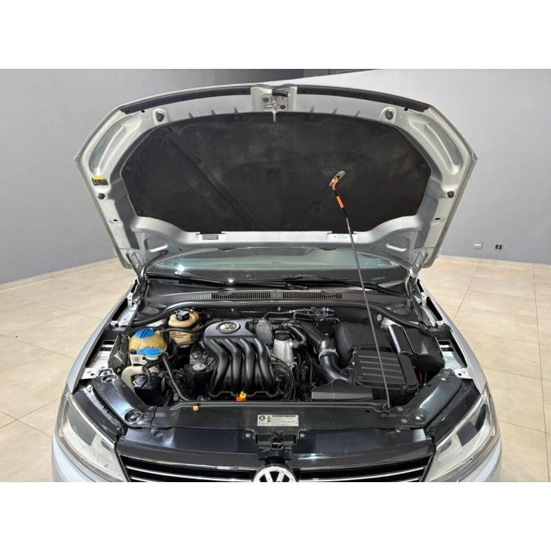 VOLKSWAGEN Jetta 2.0 4P FLEX AUTOMÁTICO