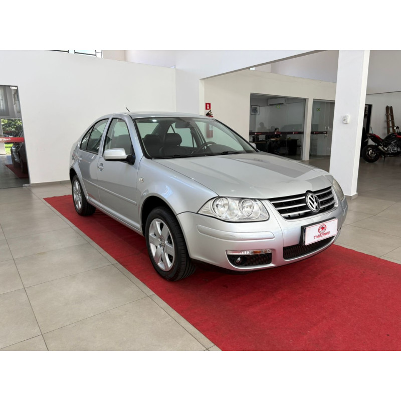 VOLKSWAGEN Bora 2.0 4P AUTOMÁTICO