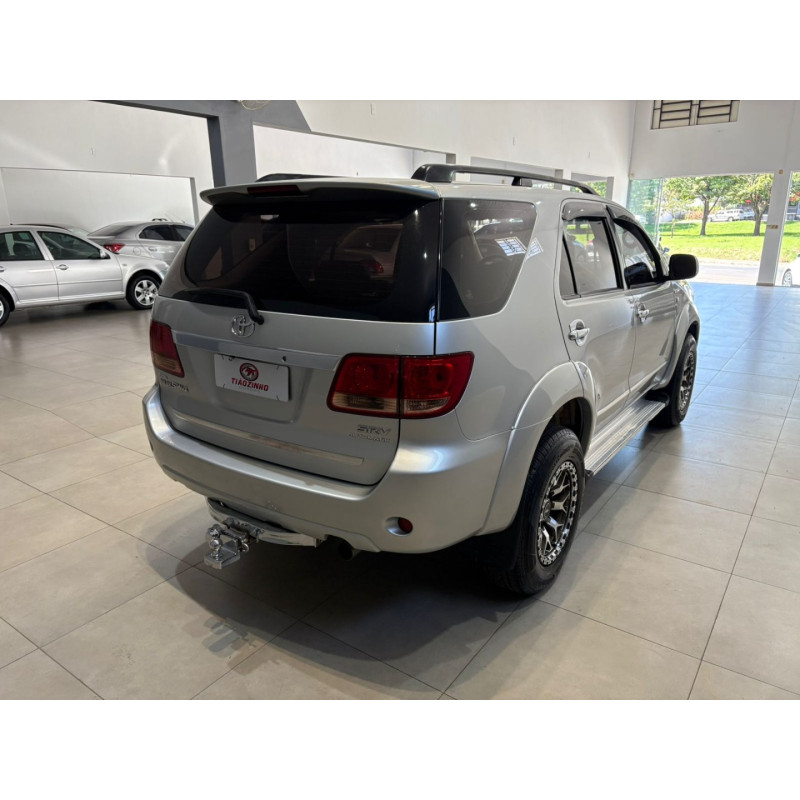 TOYOTA Hilux SW4 3.0 16V 4P SRV 4X4 TURBO DIESEL AUTOMÁTICO