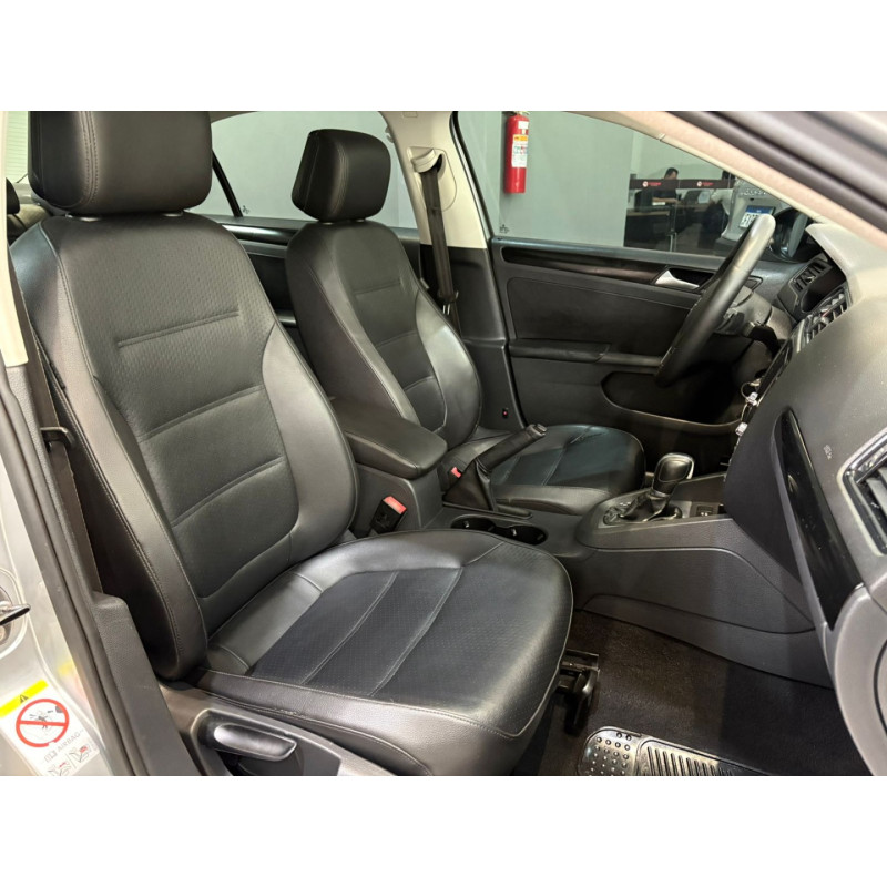 VOLKSWAGEN Jetta 2.0 4P FLEX AUTOMÁTICO