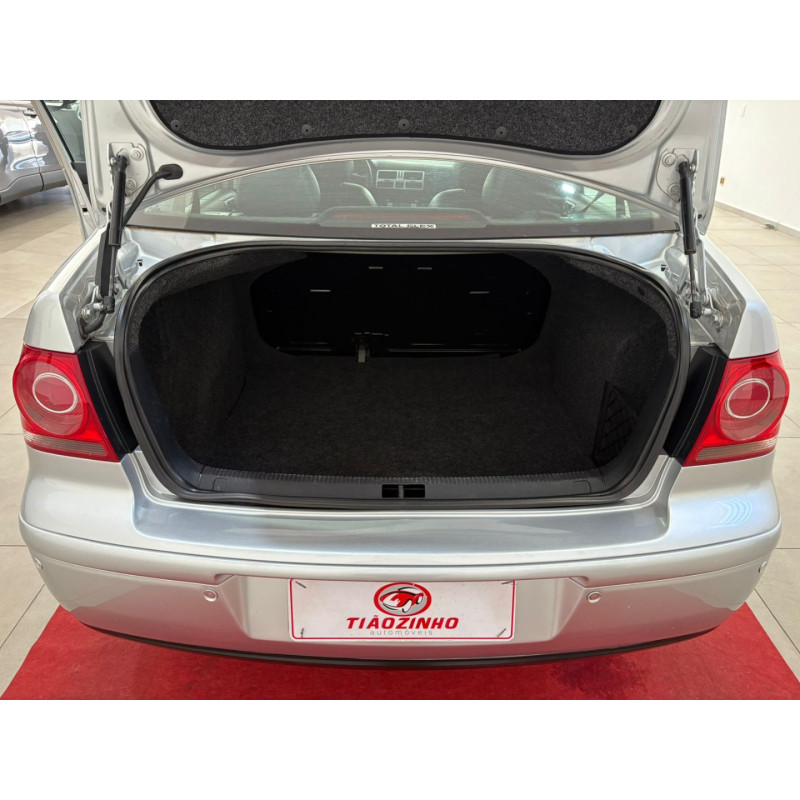 VOLKSWAGEN Bora 2.0 4P AUTOMÁTICO