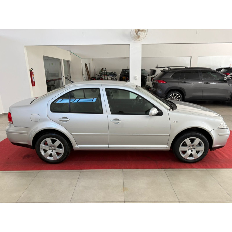 VOLKSWAGEN Bora 2.0 4P AUTOMÁTICO