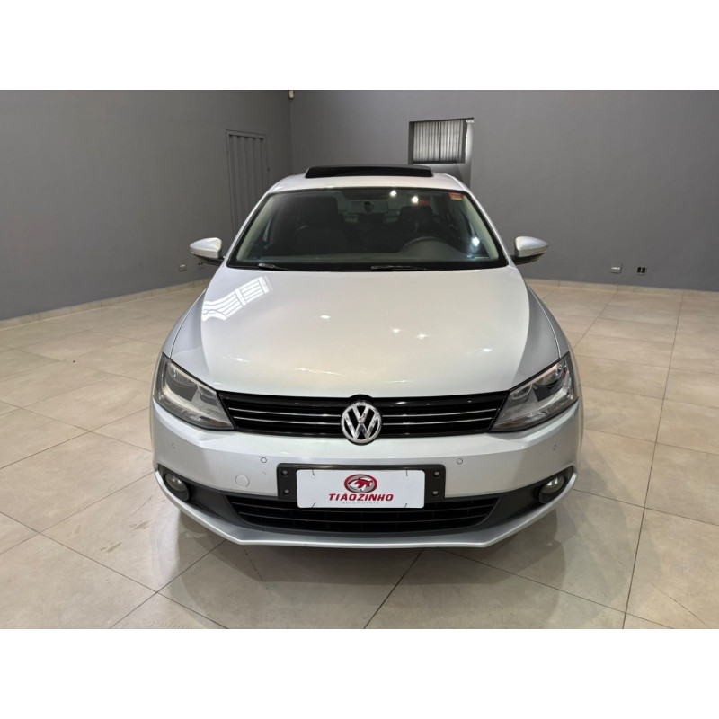 VOLKSWAGEN Jetta 2.0 4P FLEX AUTOMÁTICO