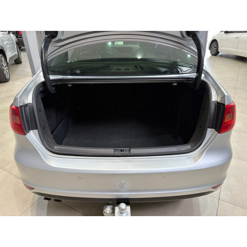 VOLKSWAGEN Jetta 2.0 4P FLEX AUTOMÁTICO