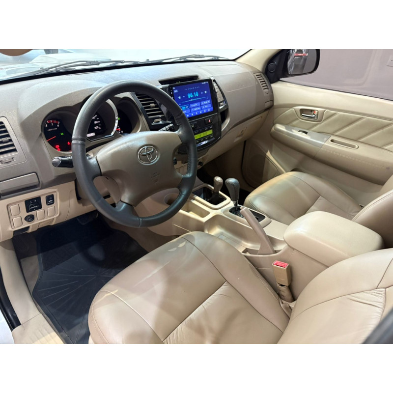 TOYOTA Hilux SW4 3.0 16V 4P SRV 4X4 TURBO DIESEL AUTOMÁTICO