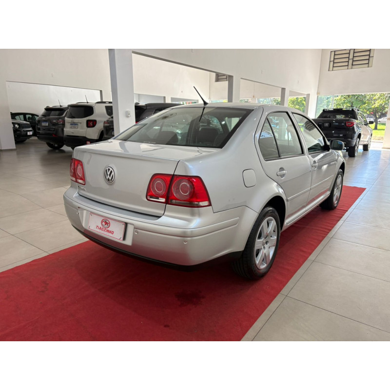 VOLKSWAGEN Bora 2.0 4P AUTOMÁTICO