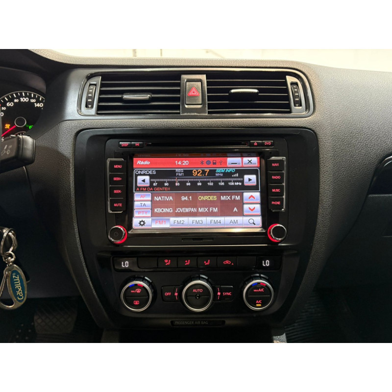 VOLKSWAGEN Jetta 2.0 4P FLEX AUTOMÁTICO