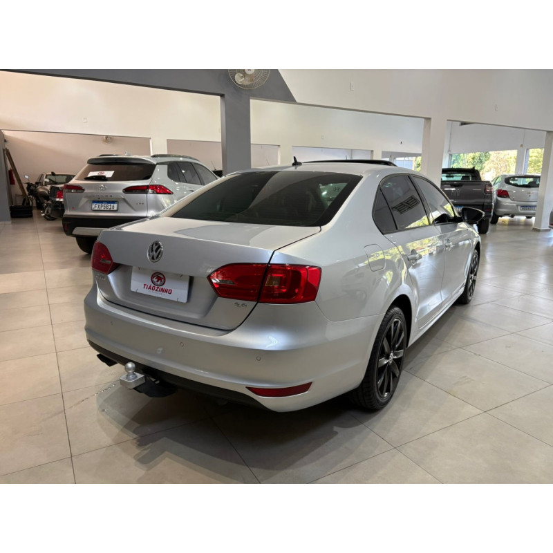 VOLKSWAGEN Jetta 2.0 4P FLEX AUTOMÁTICO