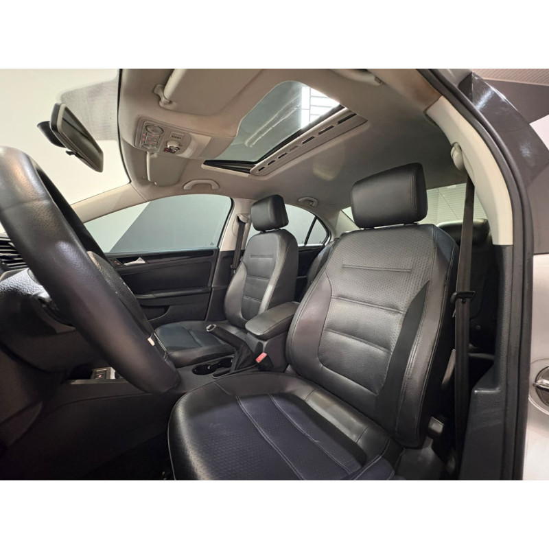 VOLKSWAGEN Jetta 2.0 4P FLEX AUTOMÁTICO