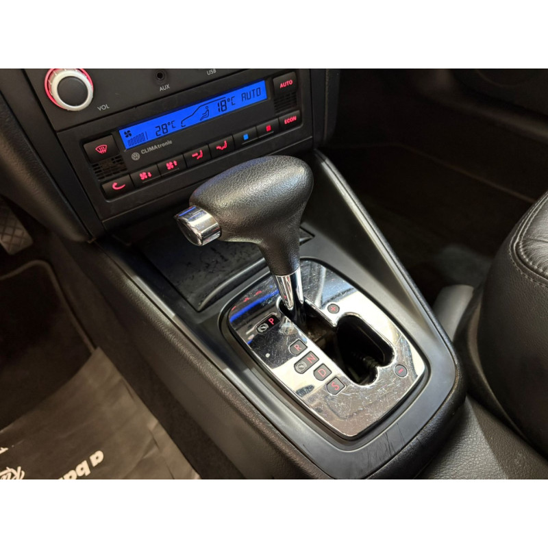 VOLKSWAGEN Bora 2.0 4P AUTOMÁTICO