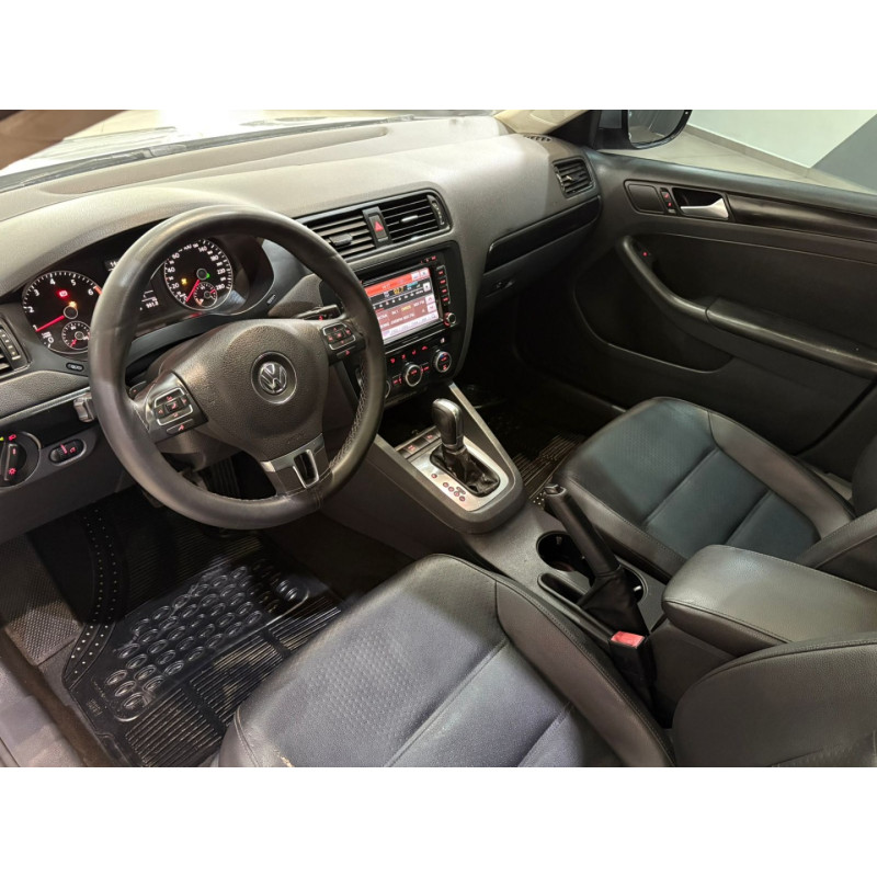 VOLKSWAGEN Jetta 2.0 4P FLEX AUTOMÁTICO