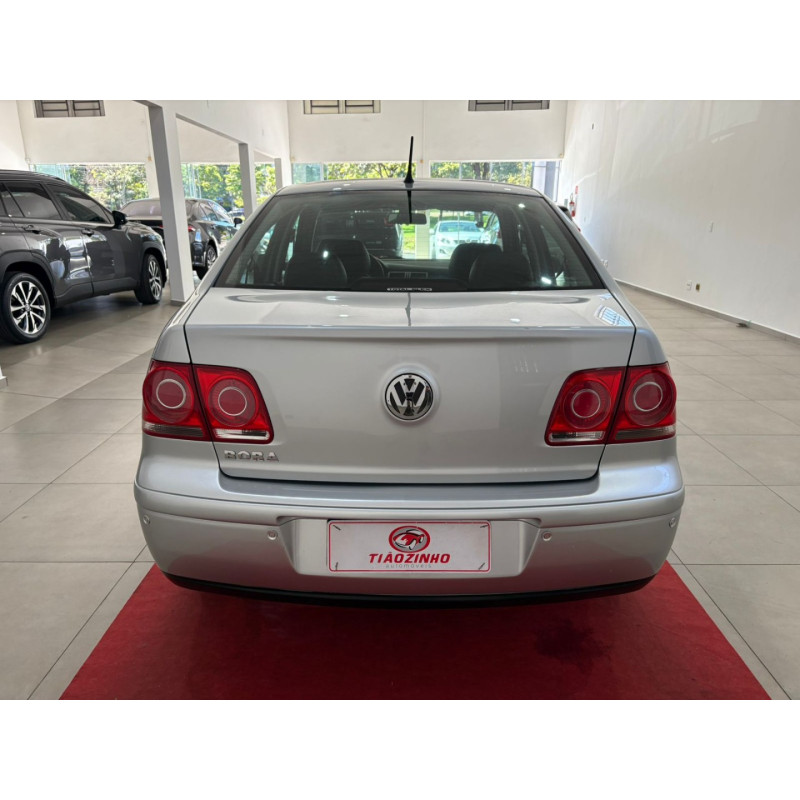 VOLKSWAGEN Bora 2.0 4P AUTOMÁTICO
