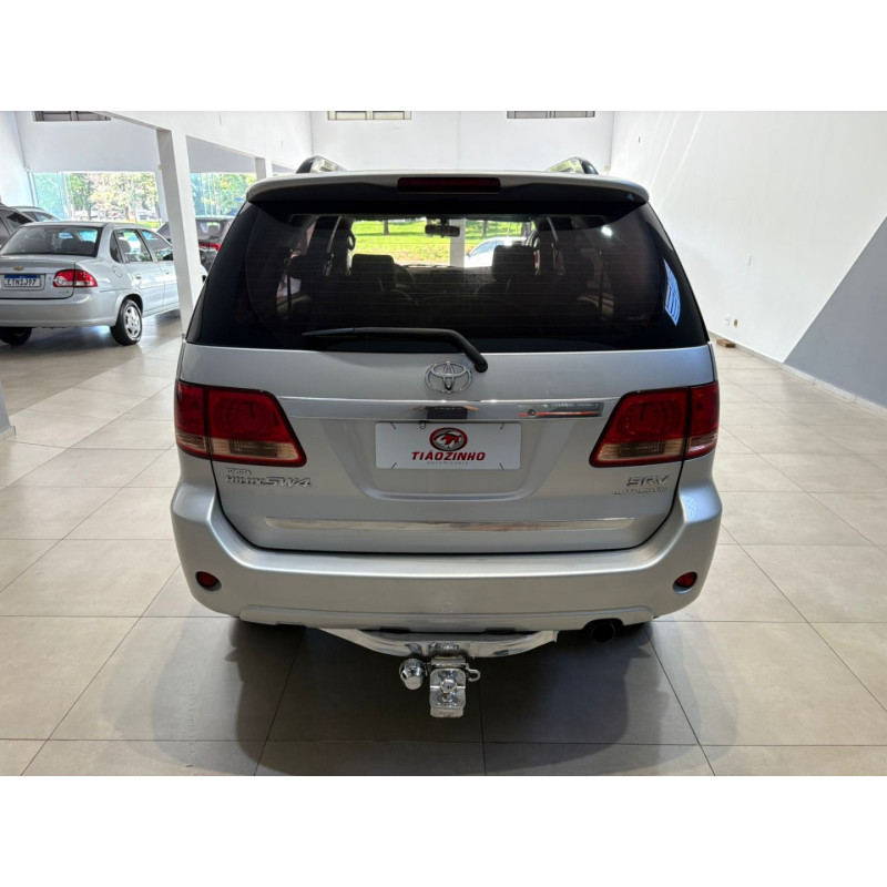 TOYOTA Hilux SW4 3.0 16V 4P SRV 4X4 TURBO DIESEL AUTOMÁTICO