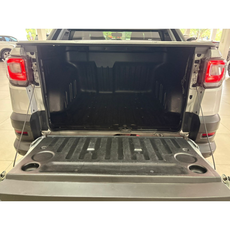 FIAT Strada 1.3 4P FIREFLY FLEX VOLCANO CABINE DUPLA AUTOMÁTICO