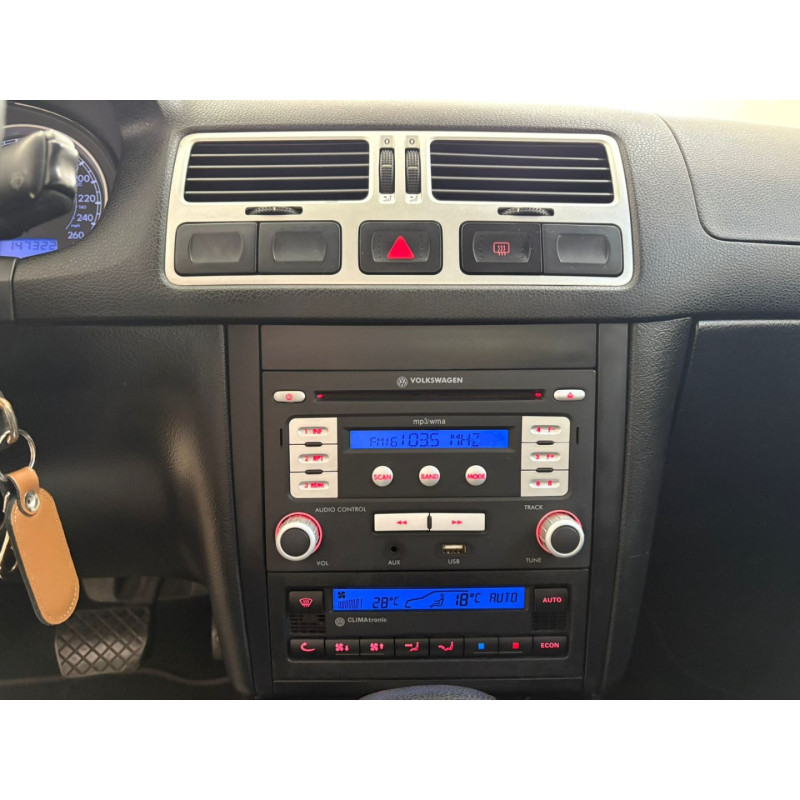 VOLKSWAGEN Bora 2.0 4P AUTOMÁTICO