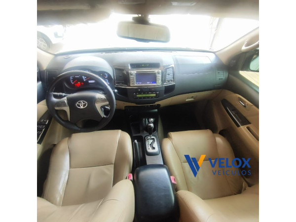 TOYOTA Hilux SW4 3.0 16V 4P SRV 4X4 TURBO DIESEL AUTOMÁTICO