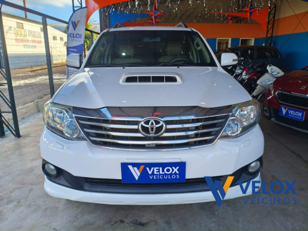 TOYOTA Hilux SW4 3.0 16V 4P SRV 4X4 TURBO DIESEL AUTOMÁTICO