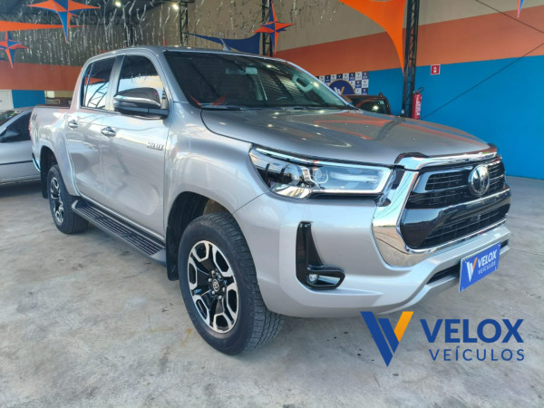 TOYOTA Hilux Caminhonete 2.8 16V SRX LIMITED 4X4 TURBO DIESEL CABINE DUPLA AUTOMÁTICO