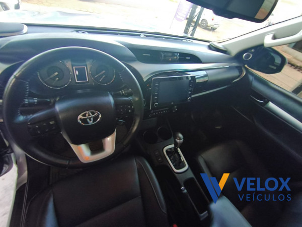 TOYOTA Hilux Caminhonete 2.8 16V SRX LIMITED 4X4 TURBO DIESEL CABINE DUPLA AUTOMÁTICO