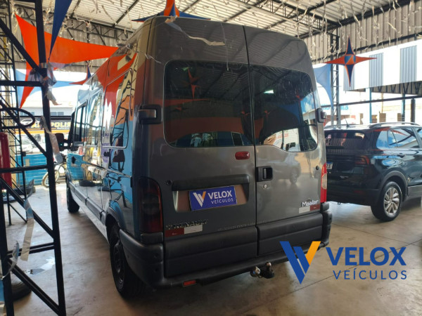 RENAULT Master 2.5 16V 3P DIESEL MINIBUS L3H2 16 LUGARES