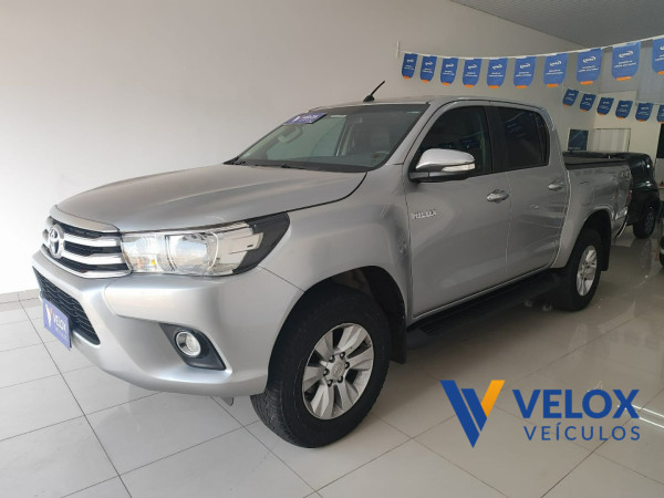 TOYOTA Hilux Caminhonete 2.8 16V SRV 4X4 DIESEL CABINE DUPLA AUTOMÁTICO