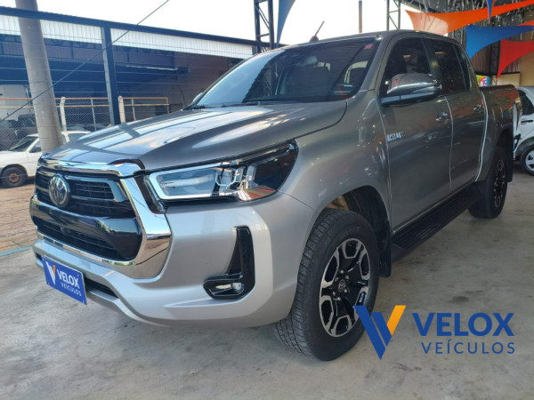 TOYOTA Hilux Caminhonete 2.8 16V SRX LIMITED 4X4 TURBO DIESEL CABINE DUPLA AUTOMÁTICO