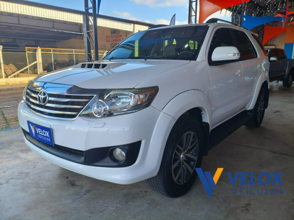 TOYOTA Hilux SW4 3.0 16V 4P SRV 4X4 TURBO DIESEL AUTOMÁTICO