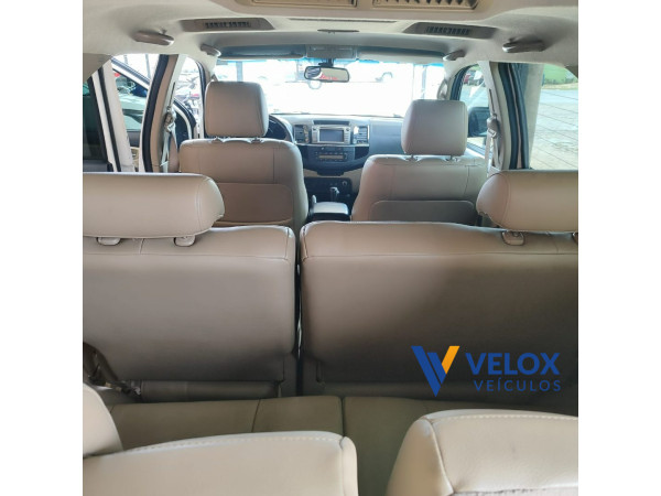 TOYOTA Hilux SW4 3.0 16V 4P SRV 4X4 TURBO DIESEL AUTOMÁTICO