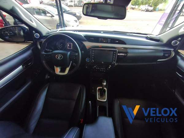 TOYOTA Hilux Caminhonete 2.8 16V SRX LIMITED 4X4 TURBO DIESEL CABINE DUPLA AUTOMÁTICO