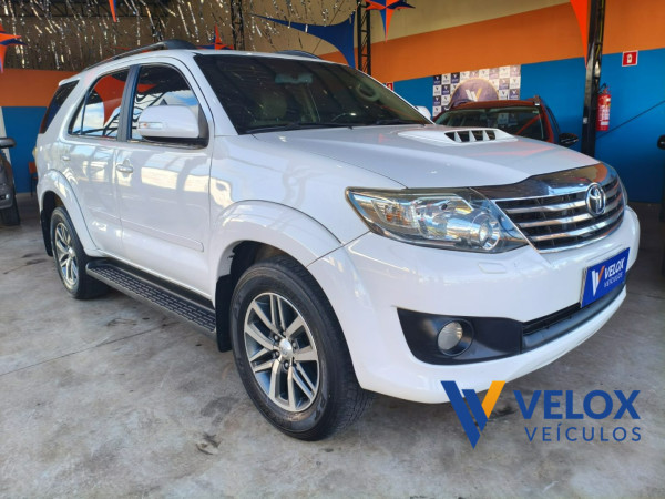 TOYOTA Hilux SW4 3.0 16V 4P SRV 4X4 TURBO DIESEL AUTOMÁTICO