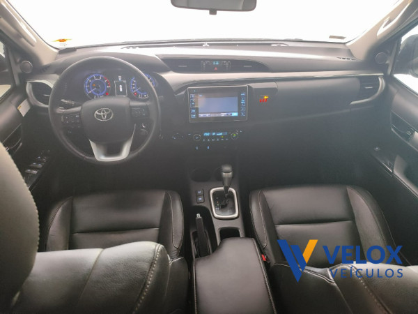 TOYOTA Hilux Caminhonete 2.8 16V SRV 4X4 DIESEL CABINE DUPLA AUTOMÁTICO
