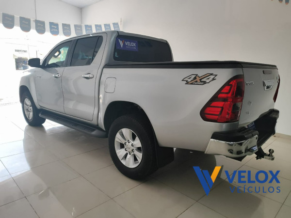 TOYOTA Hilux Caminhonete 2.8 16V SRV 4X4 DIESEL CABINE DUPLA AUTOMÁTICO