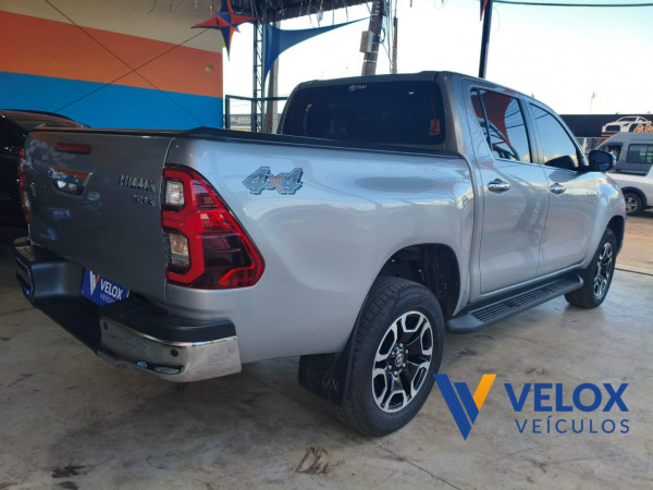 TOYOTA Hilux Caminhonete 2.8 16V SRX LIMITED 4X4 TURBO DIESEL CABINE DUPLA AUTOMÁTICO