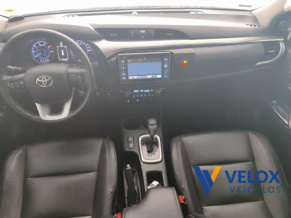 TOYOTA Hilux Caminhonete 2.8 16V SRV 4X4 DIESEL CABINE DUPLA AUTOMÁTICO