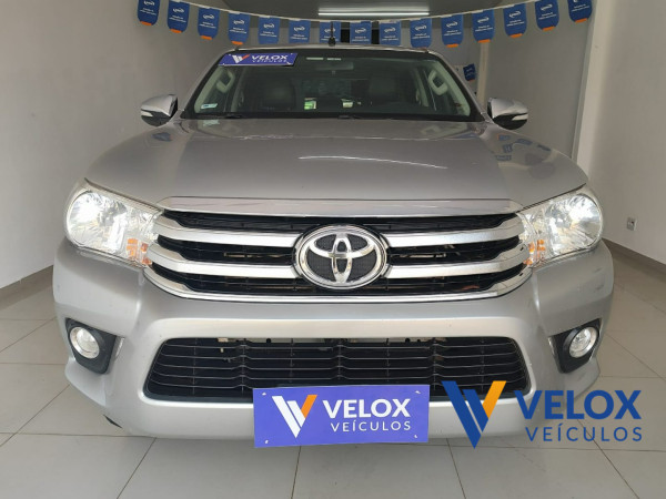 TOYOTA Hilux Caminhonete 2.8 16V SRV 4X4 DIESEL CABINE DUPLA AUTOMÁTICO