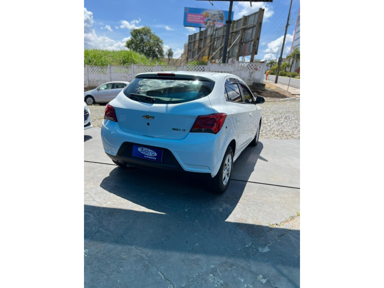 CHEVROLET Onix Hatch 1.0 4P FLEX LT