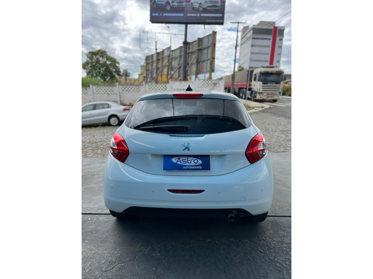 PEUGEOT 208 1.5 4P FLEX ALLURE