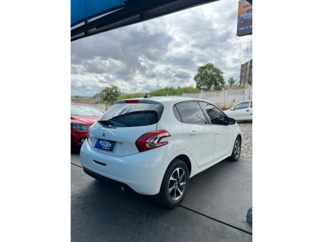 PEUGEOT 208 1.5 4P FLEX ALLURE