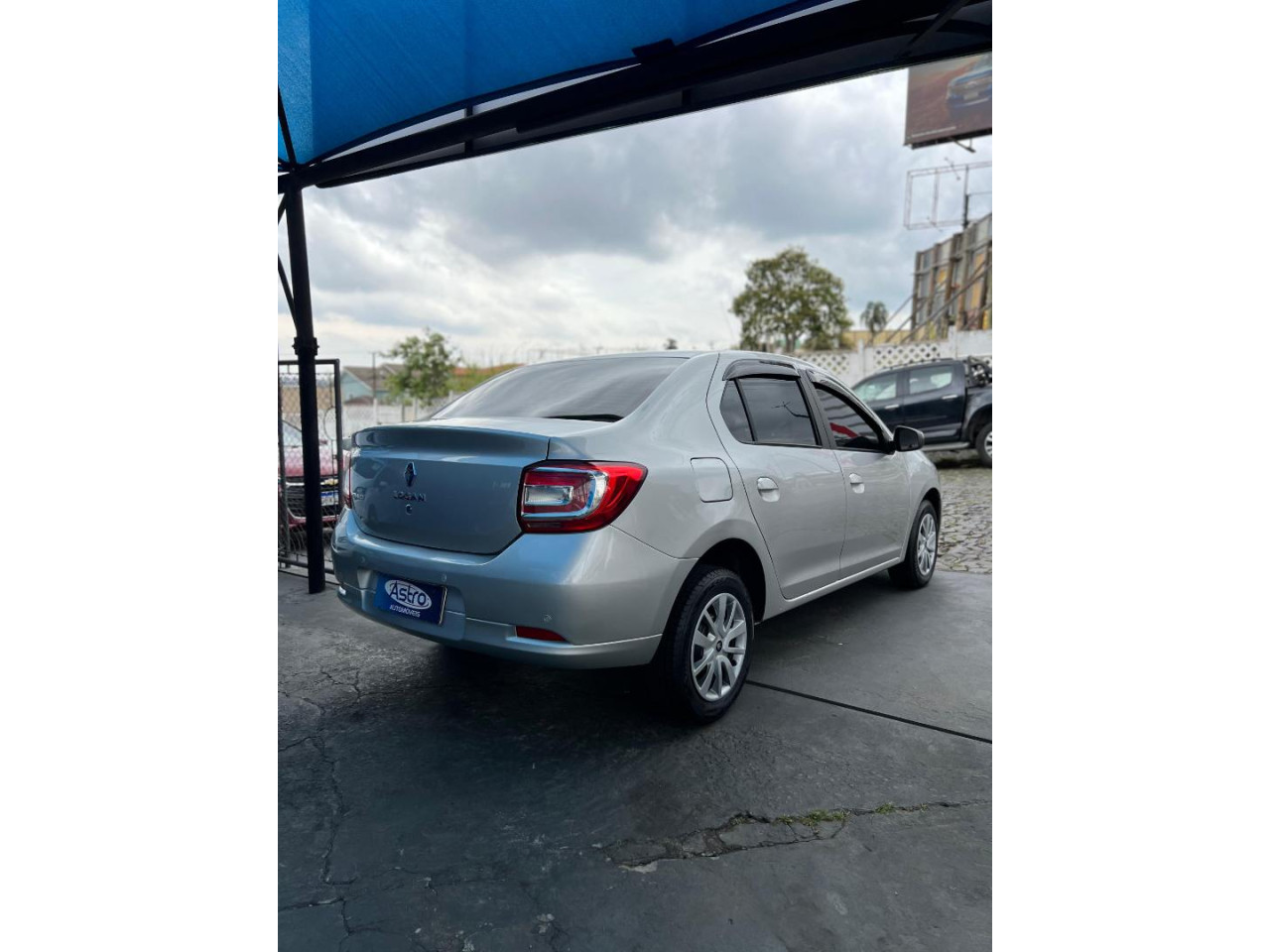 RENAULT Logan 1.0 16V 4P FLEX EXPRESSION