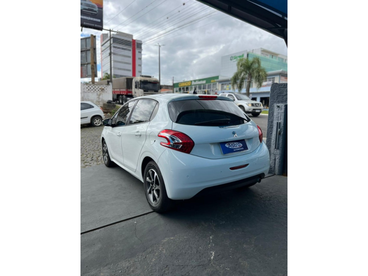 PEUGEOT 208 1.5 4P FLEX ALLURE