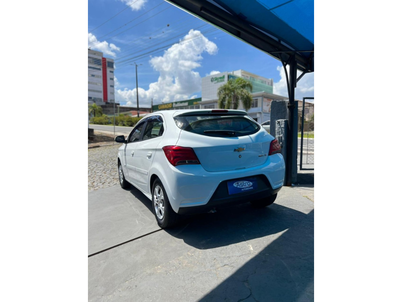 CHEVROLET Onix Hatch 1.0 4P FLEX LT